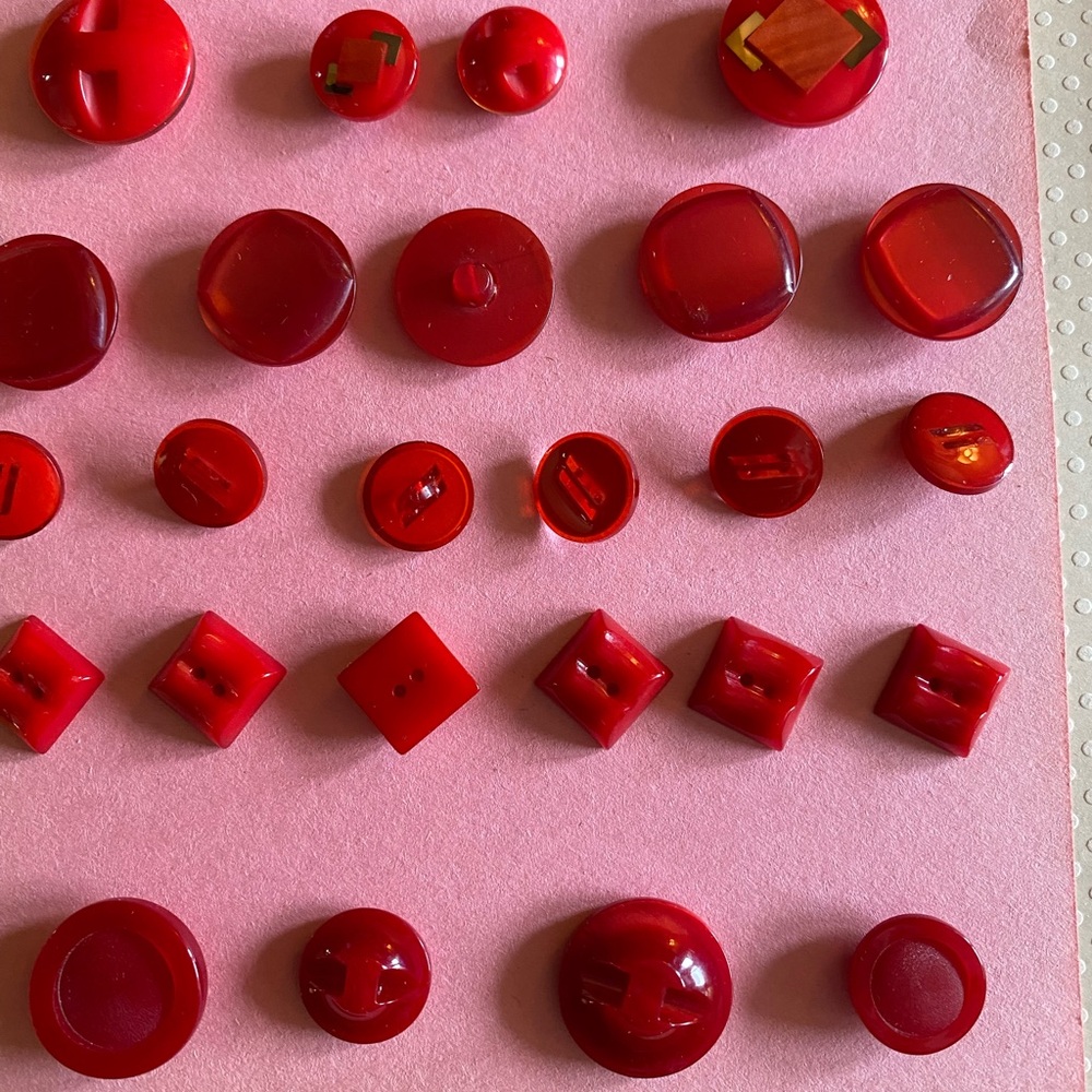 Vintage Red Button Collection - Picture 6 of 15